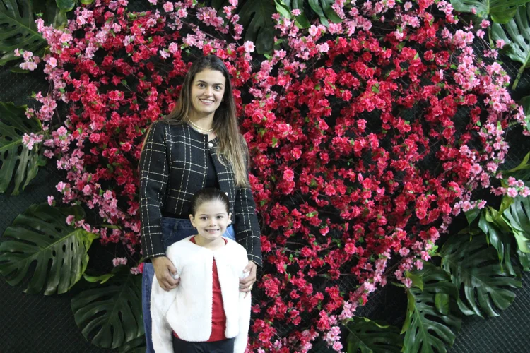 Uma Noite de Emoções: Nossa Homenagem ao Dia das Mães